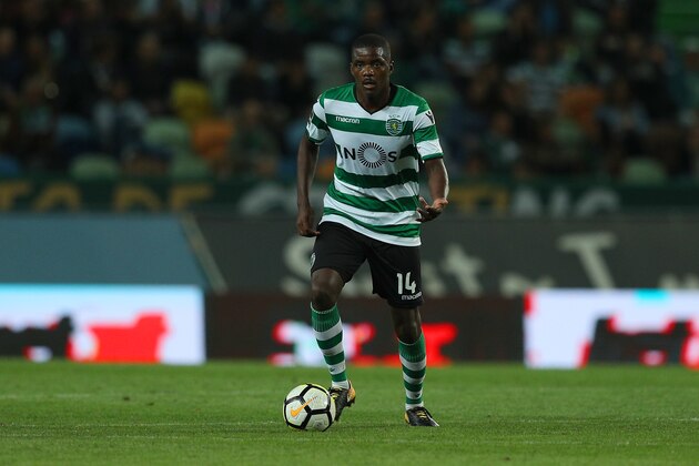 LISBON, PORTUGAL - SEPTEMBER 16: Sporting CP midfielder William Carvalho from Portugal during the Portuguese Primeira Liga round 6 match between Sporting CP and CD Tondela at Estadio Jose Alvalade on September 16, 2017 in Lisbon, Portugal. (Photo by Carlos Rodrigues/Getty Images) LISBON, PORTUGAL - SEPTEMBER 16: Sporting CP midfielder William Carvalho from Portugal during the Portuguese Primeira Liga round 6 match between Sporting CP and CD Tondela at Estadio Jose Alvalade on September 16, 2017 in Lisbon, Portugal. (Photo by Carlos Rodrigues/Getty Images)