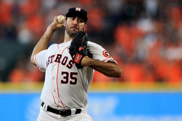 HOUSTON, TX - OCTOBER 14:  Justin Verlander #35 of the Houston Astros pitches in the second inning against the New York Yankees during game two of the American League Championship Series at Minute Maid Park on October 14, 2017 in Houston, Texas.  (Photo by Ronald Martinez/Getty Images)