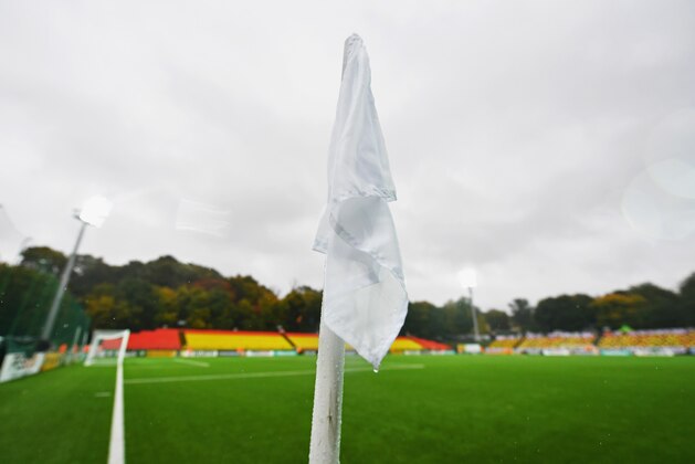 VILNIUS, LITHUANIA - OCTOBER 08:  A general view of a wet corner flag inside the stadium prior to the FIFA 2018 World Cup Group F Qualifier between Lithuania and England at LFF Stadium on October 8, 2017 in Vilnius, Lithuania.  (Photo by Dan Mullan/Getty Images)