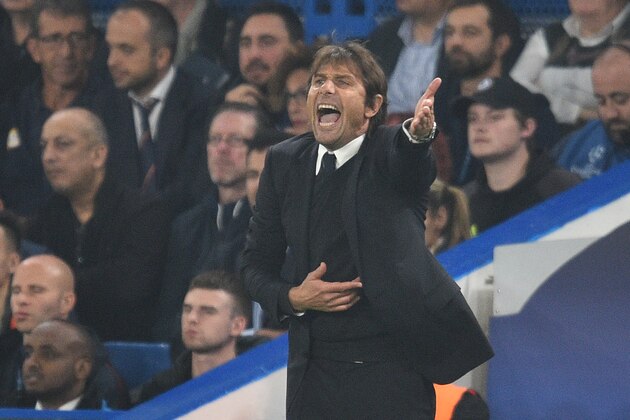 Chelsea's Italian head coach Antonio Conte gestures during a UEFA Champions league group stage football match between Chelsea and Roma at Stamford Bridge in London on October 18, 2017. / AFP PHOTO / Glyn KIRK        (Photo credit should read GLYN KIRK/AFP/Getty Images)