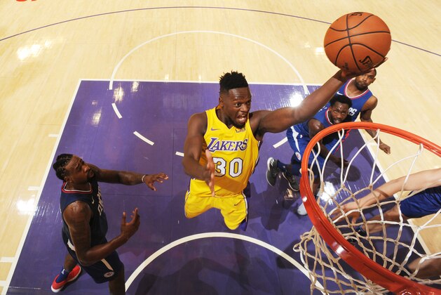 LOS ANGELES, CA - OCTOBER 19:  Julius Randle #30 of the Los Angeles Lakers shoots the ball against the LA Clippers during the game on October 19, 2017 at STAPLES Center in Los Angeles, California. NOTE TO USER: User expressly acknowledges and agrees that, by downloading and/or using this Photograph, user is consenting to the terms and conditions of the Getty Images License Agreement. Mandatory Copyright Notice: Copyright 2017 NBAE (Photo by Andrew D. Bernstein/NBAE via Getty Images)