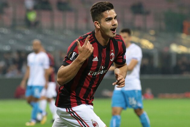 MILAN, ITALY - SEPTEMBER 28:  Andre Silva of AC Milan celebrates after scoring the opening goal during the UEFA Europa League group D match between AC Milan and HNK Rijeka at Stadio Giuseppe Meazza on September 28, 2017 in Milan, Italy.  (Photo by Emilio Andreoli/Getty Images)