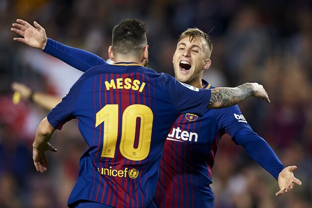 BARCELONA, SPAIN - OCTOBER 21: Gerard Deulofeu (R) of Barcelona celebrates with Lionel Messi of Barcelona after scoring the first goal during the La Liga match between Barcelona and Malaga at Camp Nou on October 21, 2017 in Barcelona, Spain. (Photo by fotopress/Getty Images) BARCELONA, SPAIN - OCTOBER 21: Gerard Deulofeu (R) of Barcelona celebrates with Lionel Messi of Barcelona after scoring the first goal during the La Liga match between Barcelona and Malaga at Camp Nou on October 21, 2017 in Barcelona, Spain. (Photo by fotopress/Getty Images)