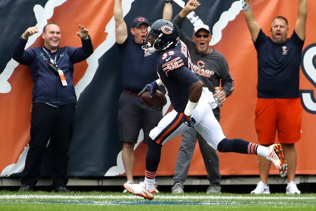 CHICAGO, IL - OCTOBER 22:   Eddie Jackson #39 of the Chicago Bears scores a touchdown on an interception against the Carolina Panthers in the second quarter at Soldier Field on October 22, 2017 in Chicago, Illinois.  (Photo by Jonathan Daniel/Getty Images)