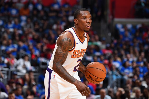 LOS ANGELES, CA - OCTOBER 21:  Eric Bledsoe #2 of the Phoenix Suns handles the ball against the LA Clippers on October 21, 2017 at STAPLES Center in Los Angeles, California. NOTE TO USER: User expressly acknowledges and agrees that, by downloading and/or using this Photograph, user is consenting to the terms and conditions of the Getty Images License Agreement. Mandatory Copyright Notice: Copyright 2017 NBAE (Photo by Andrew D. Bernstein/NBAE via Getty Images)