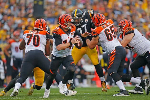 PITTSBURGH, PA - OCTOBER 22: Andy Dalton #14 of the Cincinnati Bengals scrambles out of the pocket in the first half during the game against the Pittsburgh Steelers at Heinz Field on October 22, 2017 in Pittsburgh, Pennsylvania. (Photo by Justin K. Aller/Getty Images)