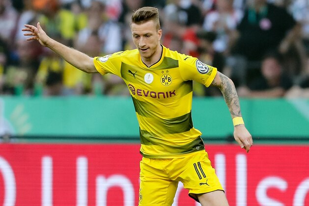 BERLIN, GERMANY - MAY 27: Marco Reus of Dortmund controls the ball during the DFB Cup final match between Eintracht Frankfurt and Borussia Dortmund at Olympiastadion on May 27, 2017 in Berlin, Germany. (Photo by TF-Images/Getty Images)