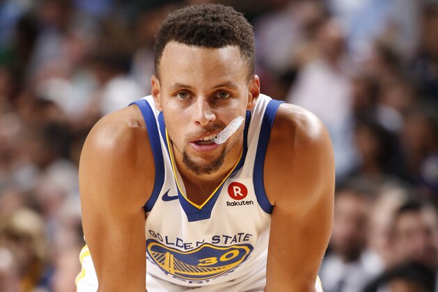DALLAS, TX - OCTOBER 23:  Stephen Curry #30 of the Golden State Warriors looks on during a game against the Dallas Mavericks on October 23, 2017 at the American Airlines Center in Dallas, Texas. NOTE TO USER: User expressly acknowledges and agrees that, by downloading and or using this photograph, User is consenting to the terms and conditions of the Getty Images License Agreement. Mandatory Copyright Notice: Copyright 2017 NBAE (Photo by Glenn James/NBAE via Getty Images)