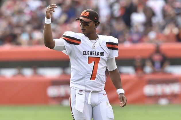 Cleveland Browns quarterback DeShone Kizer (7) walks on the field in the fourth quarter during an NFL football game against the New York Jets, Sunday, Oct. 8, 2017, in Cleveland. The Jets won 17-14. (AP Photo/David Richard)