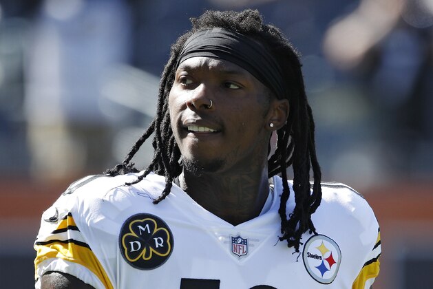 CHICAGO, IL - SEPTEMBER 24: Martavis Bryant #10 of the Pittsburgh Steelers looks on during a game against the Chicago Bears at Soldier Field on September 24, 2017 in Chicago, Illinois. The Bears won 23-17 in overtime. (Photo by Joe Robbins/Getty Images)