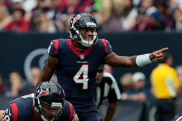 HOUSTON, TX - OCTOBER 15: Deshaun Watson #4 of the Houston Texans cal[ls out instructions on the line against the Cleveland Brownsat NRG Stadium on October 15, 2017 in Houston, Texas.  (Photo by Bob Levey/Getty Images)