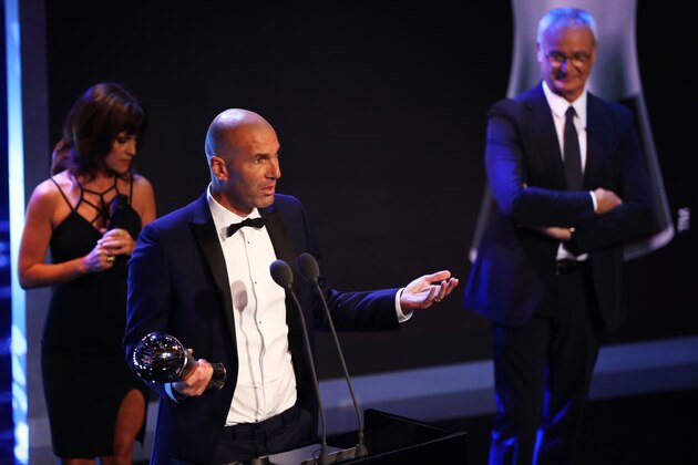 LONDON, ENGLAND - OCTOBER 23: Zinedine Zidane of France and Real Madrid CF wins The best Fifa men's coach award during The Best FIFA Football Awards Show on October 23, 2017 in London, England. (Photo by Michael Steele/Getty Images) LONDON, ENGLAND - OCTOBER 23: Zinedine Zidane of France and Real Madrid CF wins The best Fifa men's coach award during The Best FIFA Football Awards Show on October 23, 2017 in London, England. (Photo by Michael Steele/Getty Images)