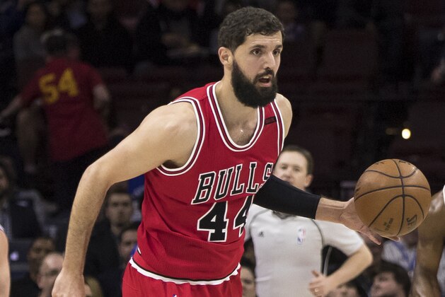 Chicago Bulls' Nikola Mirotic in action during the first half of an NBA basketball game against the Philadelphia 76ers, Thursday, April 6, 2017, in Philadelphia. The Bulls won 102-90. (AP Photo/Chris Szagola)