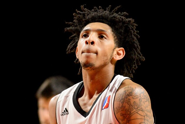 HOFFMAN ESTATES, IL - MARCH 21:  Cameron Payne #1 of the Windy City Bulls at the free throw line against the Westchester Knicks on March 21, 2017 at the Sears Centre Arena in Hoffman Estates, Illinois. NOTE TO USER: User expressly acknowledges and agrees that, by downloading and or using this photograph, User is consenting to the terms and conditions of the Getty Images License Agreement. Mandatory Copyright Notice: Copyright 2017 NBAE (Photo by John L. Alexander/NBAE via Getty Images)