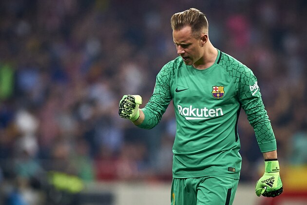MADRID, SPAIN - OCTOBER 14:  Ter Stegen of Barcelona celebrates a goal during the La Liga match between Atletico Madrid and Barcelona at Estadio Wanda Metropolitano on October 14, 2017 in Madrid, Spain.  (Photo by fotopress/Getty Images)