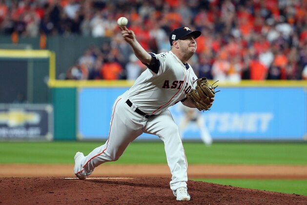 HOUSTON, TX - OCTOBER 27:  Brad Peacock #41 of the Houston Astros throws a pitch during the ninth inning against the Los Angeles Dodgers in game three of the 2017 World Series at Minute Maid Park on October 27, 2017 in Houston, Texas.  (Photo by Tom Pennington/Getty Images)