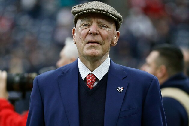 HOUSTON, TX - JANUARY 07:  Houston Texans owner Bob McNair prior to the AFC Wild Card game at NRG Stadium on January 7, 2017 in Houston, Texas. (Photo by Bob Levey/Getty Images)'n
