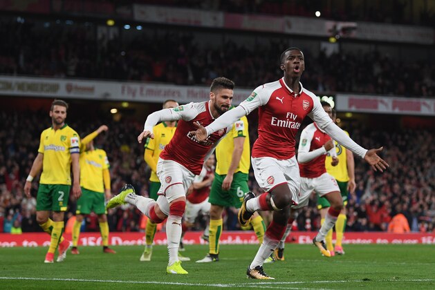 LONDON, ENGLAND - OCTOBER 24:  Eddie Nketiah celebrates scoring the first Arsenal goalduring the Carabao Cup fourth round match between Arsenal and Norwich City at Emirates Stadium on October 24, 2017 in London, England.  (Photo by Shaun Botterill/Getty Images)