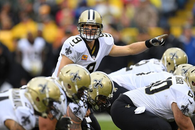 GREEN BAY, WI - OCTOBER 22:  Drew Brees #9 of the New Orleans Saints anticipates a snap during a game against the Green Bay Packers at Lambeau Field on October 22, 2017 in Green Bay, Wisconsin.  The Saints defeated the Packers 26-17.  (Photo by Stacy Revere/Getty Images)
