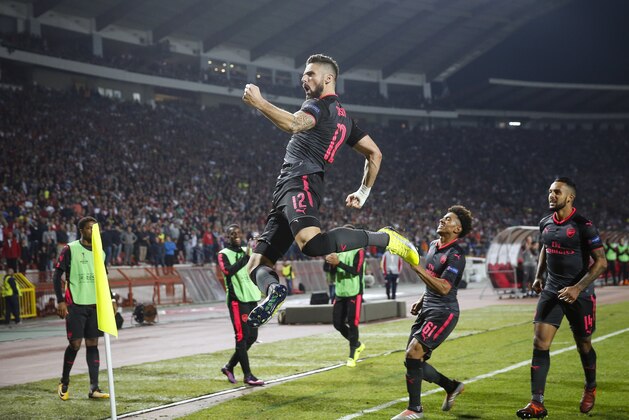 BELGRADE, SERBIA - OCTOBER 19: Olivier Giroud (L) of Arsenal celebrates after scoring a goal during the UEFA Europa League group H match between Crvena Zvezda and Arsenal FC at Rajko Mitic Stadium on October 19, 2017 in Belgrade, Serbia. (Photo by Srdjan Stevanovic/Getty Images)