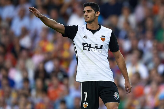 VALENCIA, SPAIN - OCTOBER 21:  Goncalo Guedes of Valencia reacts during the La Liga match between Valencia and Sevilla at Estadio Mestalla on October 21, 2017 in Valencia, Spain.  (Photo by Manuel Queimadelos Alonso/Getty Images)