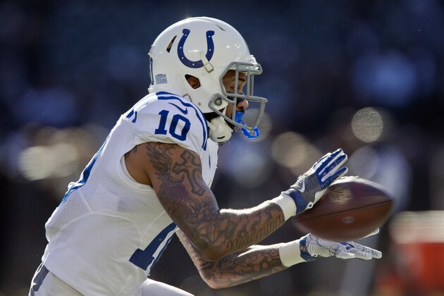 OAKLAND, CA - DECEMBER 24:  Wide receiver Donte Moncrief #10 of the Indianapolis Colts catches a pass before a game against the Oakland Raiders on December 24, 2016 at Oakland-Alameda County Coliseum in Oakland, California.  The Raiders won 33-25.  (Photo by Brian Bahr/Getty Images)