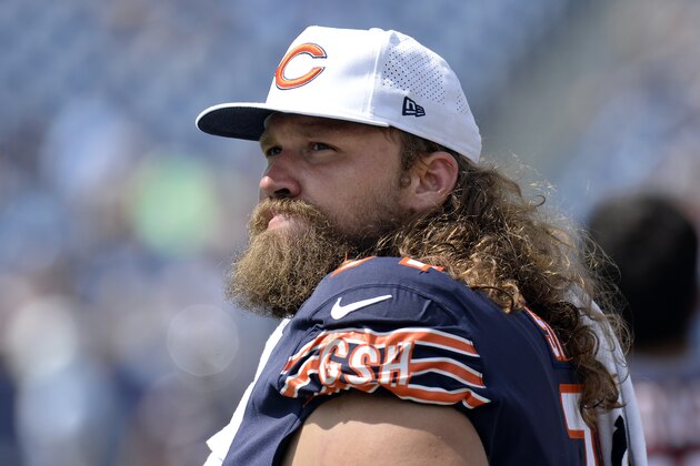 Chicago Bears offensive guard Josh Sitton watches the action from the sideline in the second half of an NFL football preseason game against the Tennessee Titans Sunday, Aug. 27, 2017, in Nashville, Tenn. (AP Photo/Mark Zaleski)