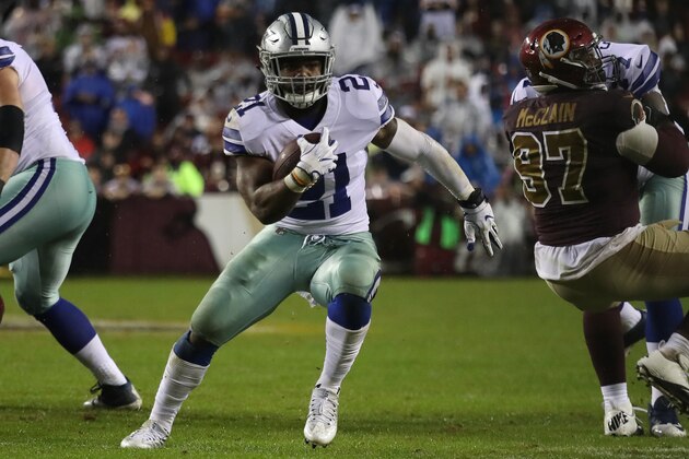 LANDOVER, MD - OCTOBER 29: Running back Ezekiel Elliott #21 of the Dallas Cowboys runs upfield against the Washington Redskins during the fourth quarter at FedEx Field on October 29, 2017 in Landover, Maryland. (Photo by Rob Carr/Getty Images)