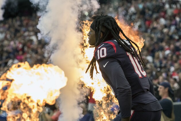 HOUSTON, TX - OCTOBER 15: DeAndre Hopkins #10 of the Houston Texans takes the field before the game against the Cleveland Browns at NRG Stadium on October 15, 2017 in Houston, Texas. (Photo by Tim Warner/Getty Images) HOUSTON, TX - OCTOBER 15: DeAndre Hopkins #10 of the Houston Texans takes the field before the game against the Cleveland Browns at NRG Stadium on October 15, 2017 in Houston, Texas. (Photo by Tim Warner/Getty Images)