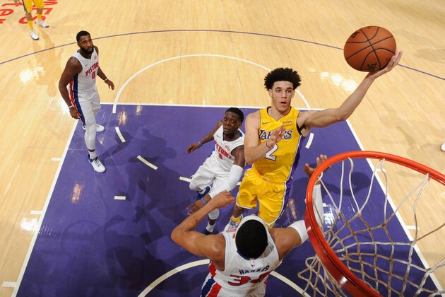 LOS ANGELES, CA - OCTOBER 31:  Lonzo Ball #2 of the Los Angeles Lakers goes to the basket against the Detroit Pistons on October 31, 2017 at STAPLES Center in Los Angeles, California. NOTE TO USER: User expressly acknowledges and agrees that, by downloading and/or using this Photograph, user is consenting to the terms and conditions of the Getty Images License Agreement. Mandatory Copyright Notice: Copyright 2017 NBAE (Photo by Adam Pantozzi/NBAE via Getty Images)
