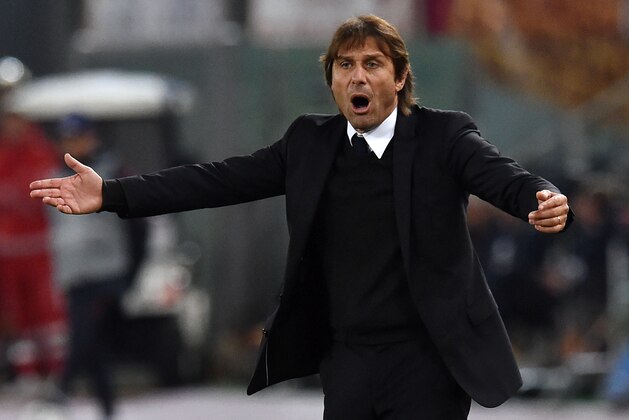 ROME, ITALY - OCTOBER 31:  Antonio Conte head coach of Chelsea FC during the UEFA Champions League group C match between AS Roma and Chelsea FC at Stadio Olimpico on October 31, 2017 in Rome, Italy.  (Photo by Giuseppe Bellini/Getty Images )