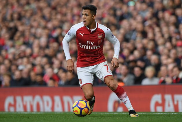 LONDON, ENGLAND - OCTOBER 28:  Alexis Sanchez of Arsenal in action during the Premier League match between Arsenal and Swansea City at Emirates Stadium on October 28, 2017 in London, England.  (Photo by Shaun Botterill/Getty Images)