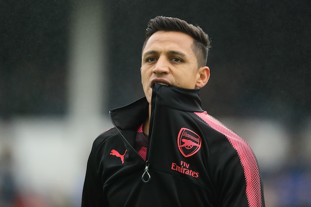 LIVERPOOL, ENGLAND - OCTOBER 22 :  Alexis Sanchez  of Arsenal during the Premier League match between Everton and Arsenal at Goodison Park on October 22, 2017 in Liverpool, England. (Photo by Matthew Ashton - AMA/Getty Images)