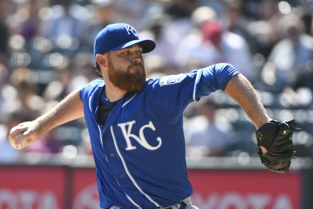 Kansas City Royals starting pitcher Ian Kennedy (31) delivers against the Chicago White Sox during the first inning of a baseball game in Chicago on Sunday, Sept. 24, 2017. (AP Photo/Matt Marton)