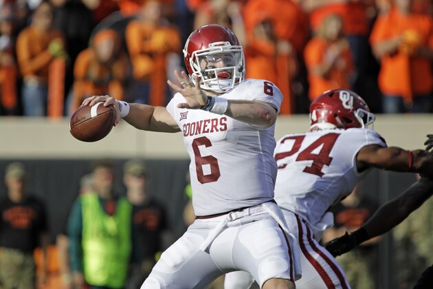 STILLWATER, OK - NOVEMBER 04: Quarterback Baker Mayfield #6 of the Oklahoma Sooners looks to throw against the Oklahoma State Cowboys at Boone Pickens Stadium on November 4, 2017 in Stillwater, Oklahoma. (Photo by Brett Deering/Getty Images)