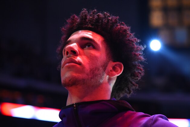 LOS ANGELES, CA - NOVEMBER 5: Lonzo Ball #2 of the Los Angeles Lakers stands for the National Anthem before the game against the Memphis Grizzlies on November 5, 2017 at STAPLES Center in Los Angeles, California. NOTE TO USER: User expressly acknowledges and agrees that, by downloading and/or using this Photograph, user is consenting to the terms and conditions of the Getty Images License Agreement. Mandatory Copyright Notice: Copyright 2017 NBAE (Photo by Andrew D. Bernstein/NBAE via Getty Images)