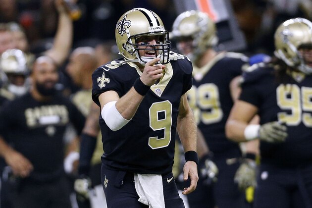 NEW ORLEANS, LA - NOVEMBER 05: Drew Brees #9 of the New Orleans Saints celebrates after throwing for a touchdown during the first half of a game against the Tampa Bay Buccaneers at Mercedes-Benz Superdome on November 5, 2017 in New Orleans, Louisiana.  (Photo by Jonathan Bachman/Getty Images)