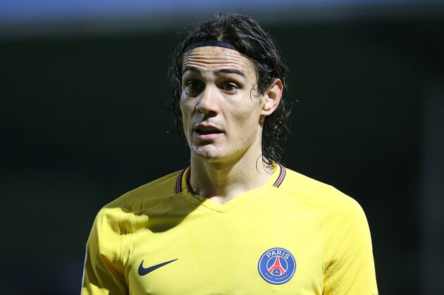 ANGERS, FRANCE - NOVEMBER 4: Edinson Cavani of PSG during the French Ligue 1 match between Angers SCO and Paris Saint Germain (PSG) at Stade Raymond Kopa on November 4, 2017 in Angers, France. (Photo by Jean Catuffe/Getty Images)