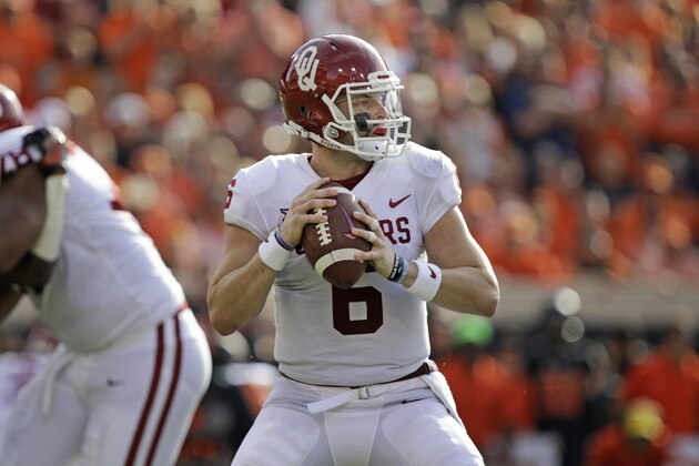 STILLWATER, OK - NOVEMBER 04: Quarterback Baker Mayfield #6 of the Oklahoma Sooners looks to throw against the Oklahoma State Cowboys at Boone Pickens Stadium on November 4, 2017 in Stillwater, Oklahoma. Oklahoma defeated Oklahoma State 62-52.  (Photo by Brett Deering/Getty Images)
