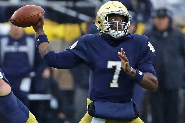 SOUTH BEND, IN - NOVEMBER 04:  Brandon Wimbush #7 of the Notre Dame Fighting Irish passes against the Wake Forest Demon Deacons at Notre Dame Stadium on November 4, 2017 in South Bend, Indiana. Notre Dame defeated Wake Forest 48-37.  (Photo by Jonathan Daniel/Getty Images)