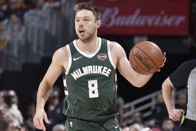CLEVELAND, OH - NOVEMBER 7: Matthew Dellavedova #8 of the Milwaukee Bucks handles the ball against the Cleveland Cavaliers on Novmber 7, 2017 at Quicken Loans Arena in Cleveland, Ohio. NOTE TO USER: User expressly acknowledges and agrees that, by downloading and/or using this Photograph, user is consenting to the terms and conditions of the Getty Images License Agreement. Mandatory Copyright Notice: Copyright 2017 NBAE  (Photo by David Liam Kyle/NBAE via Getty Images)