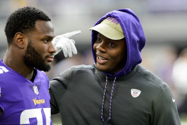 MINNEAPOLIS, MN - OCTOBER 15: Teddy Bridgewater #5 of the Minnesota Vikings speaks with teammate Latavius Murray #25 before the game against the Green Bay Packers on October 15, 2017 at US Bank Stadium in Minneapolis, Minnesota. (Photo by Hannah Foslien/Getty Images)