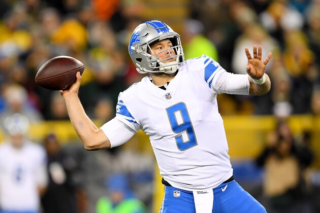GREEN BAY, WI - NOVEMBER 06:  Matthew Stafford #9 of the Detroit Lions throws a pass in the first quarter against the Green Bay Packers at Lambeau Field on November 6, 2017 in Green Bay, Wisconsin. (Photo by Stacy Revere/Getty Images)