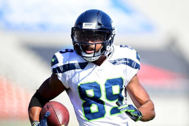 LOS ANGELES, CA - OCTOBER 08: Doug Baldwin #89 of the Seattle Seahawks runs after his catch against the Los Angeles Rams at Los Angeles Memorial Coliseum on October 8, 2017 in Los Angeles, California. (Photo by Harry How/Getty Images) LOS ANGELES, CA - OCTOBER 08: Doug Baldwin #89 of the Seattle Seahawks runs after his catch against the Los Angeles Rams at Los Angeles Memorial Coliseum on October 8, 2017 in Los Angeles, California. (Photo by Harry How/Getty Images)