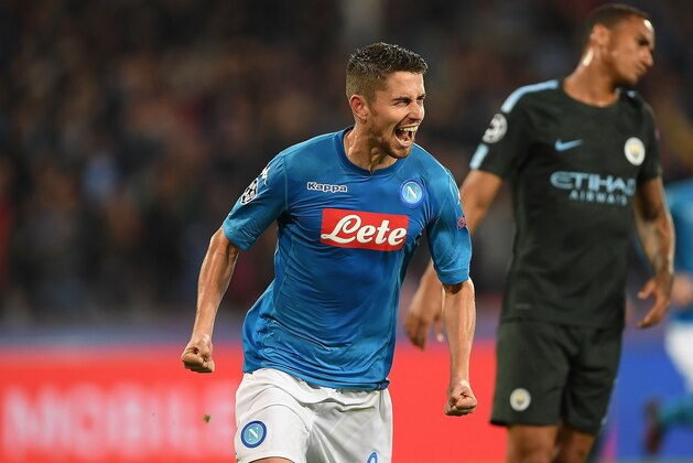 NAPLES, ITALY - NOVEMBER 01:  Jorginho of SSC Napoli celebrates after scoring 2-2 goal during the UEFA Champions League group F match between SSC Napoli and Manchester City at Stadio San Paolo on November 1, 2017 in Naples, Italy.  (Photo by Francesco Pecoraro/Getty Images)
