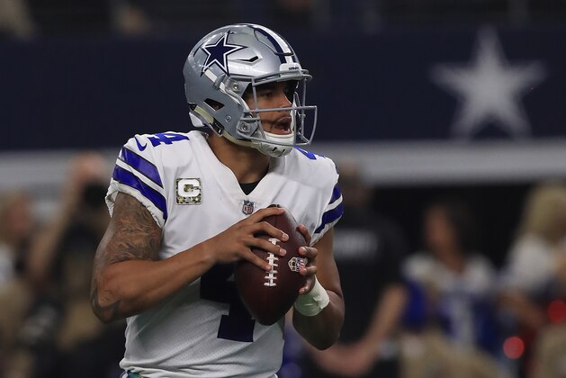 ARLINGTON, TX - NOVEMBER 05:  Dak Prescott #4 of the Dallas Cowboys throws against the Kansas City Chiefs in the second quarter at AT&T Stadium on November 5, 2017 in Arlington, Texas.  (Photo by Ronald Martinez/Getty Images)