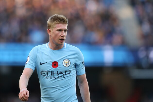 MANCHESTER, ENGLAND - NOVEMBER 05:  Kevin de Bruyne of Manchester City looks on during the Premier League match between Manchester City and Arsenal at Etihad Stadium on November 5, 2017 in Manchester, England.  (Photo by Matthew Ashton - AMA/Getty Images)