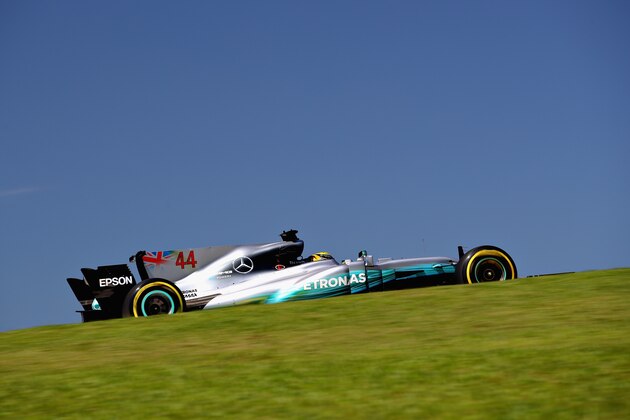 SAO PAULO, BRAZIL - NOVEMBER 10:  Lewis Hamilton of Great Britain driving the (44) Mercedes AMG Petronas F1 Team Mercedes F1 WO8 on track during practice for the Formula One Grand Prix of Brazil at Autodromo Jose Carlos Pace on November 10, 2017 in Sao Paulo, Brazil.  (Photo by Clive Mason/Getty Images)