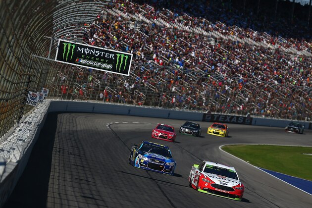 FORT WORTH, TX - NOVEMBER 05:  Brad Keselowski, driver of the #2 Wurth Ford, leads a pack of cars during the Monster Energy NASCAR Cup Series AAA Texas 500 at Texas Motor Speedway on November 5, 2017 in Fort Worth, Texas.  (Photo by Sarah Crabill/Getty Images)
