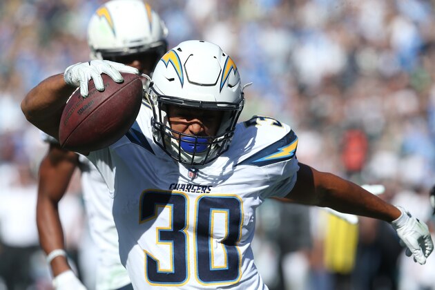 CARSON, CA - OCTOBER 01:  Austin Ekeler #30 of the Los Angeles Chargers scores a touchdown during the game against the Philadelphia Eagles at StubHub Center on October 1, 2017 in Carson, California.  (Photo by Stephen Dunn/Getty Images)